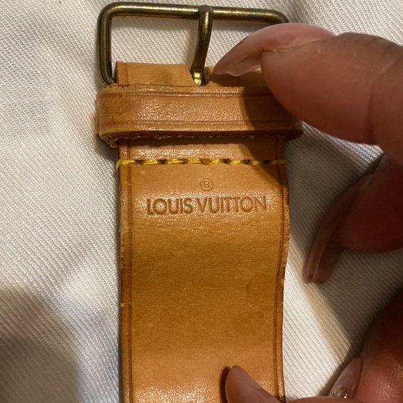 Authentic LOUIS VUITTON NAME TAG AND POIGNET SET - Picture 5 of 8